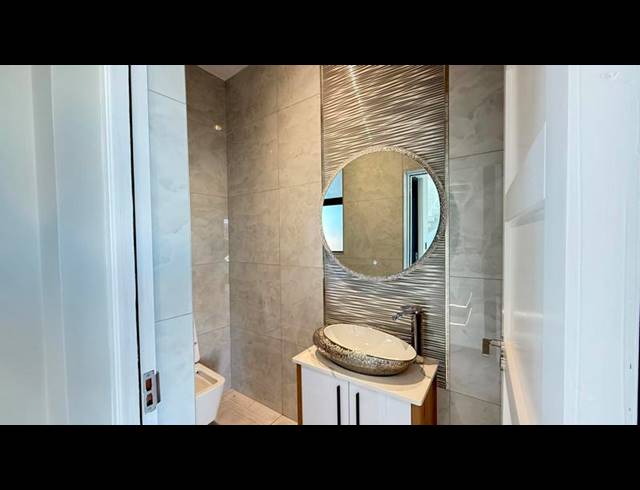 5 BEDROOM HOUSE FOR SALE IN MIDSTREAM HEIGHTS